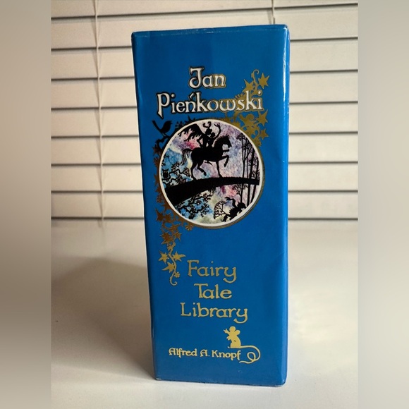 Fairy Tale Mini Book Library - Picture 3 of 6